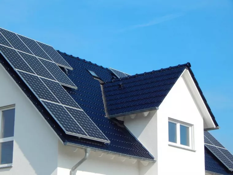 Panneaux photovoltaïques sur toiture, Antibes, ECOTRIO ENERGY